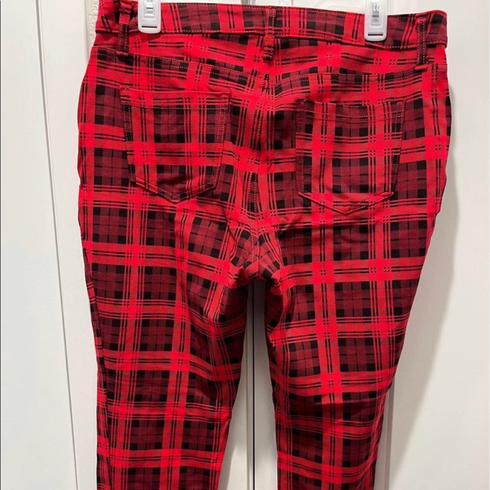Super cute Time and True red and black checked woman’s size 14 pants, like new!